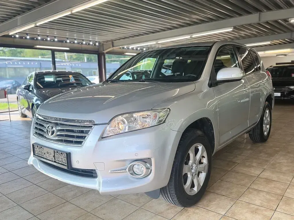 Gebraucht Toyota RAV4 Life 150 PS (110 kW) 2011 Silber SUV