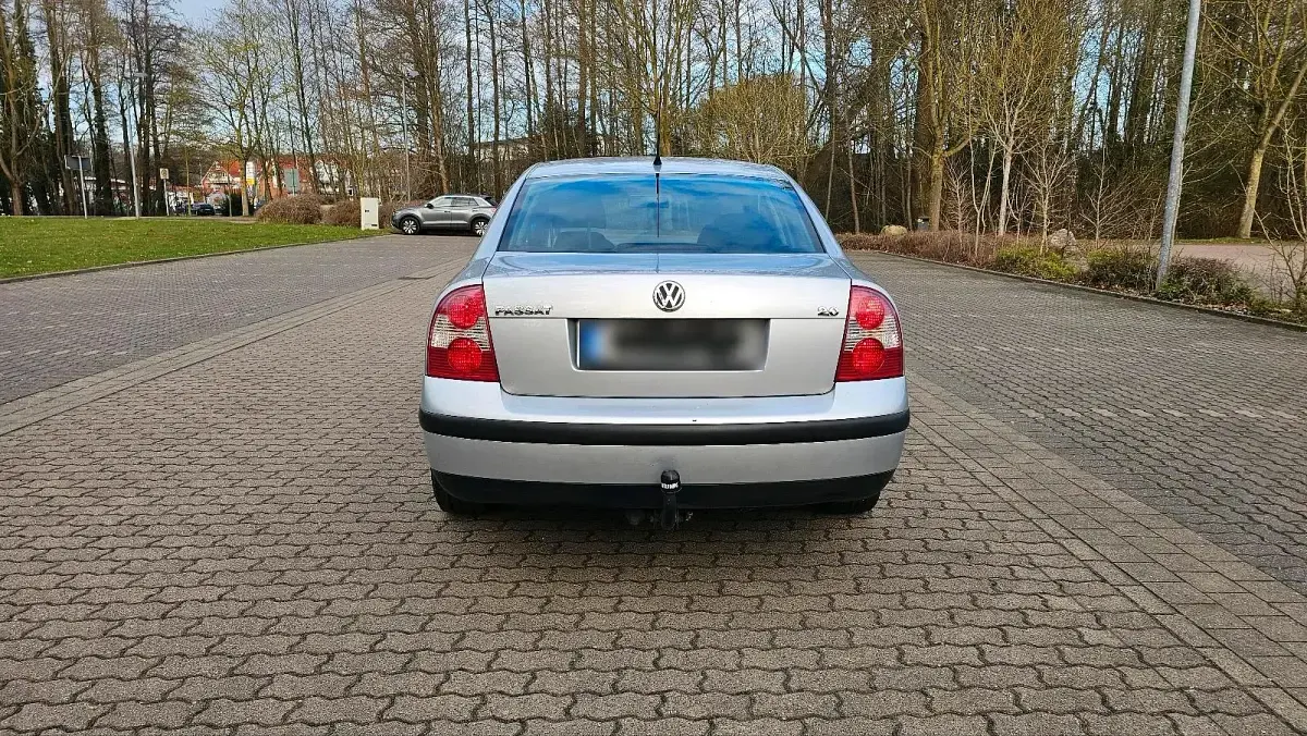 Gebraucht VW Passat 130 PS (95 kW) 2002 Silber Limousine