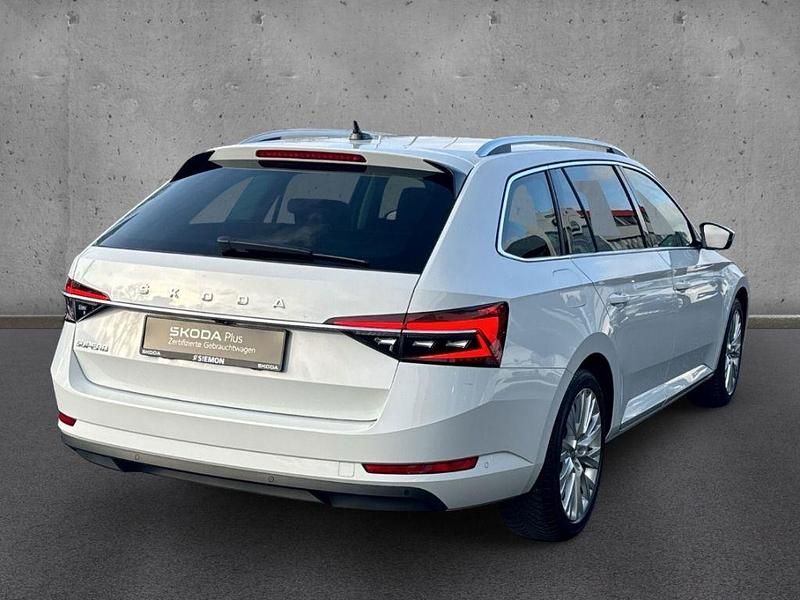 Gebraucht Skoda Superb Style 150 PS (110 kW) 2024 Weiss Kombi