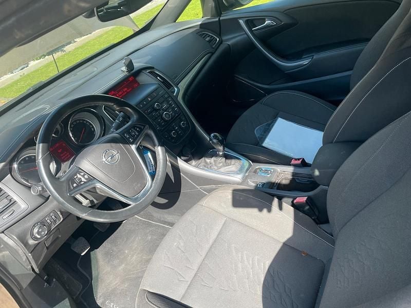 Second-hand Opel Cascada 140 CP (102 kW) 2013 Auriu Cabrio