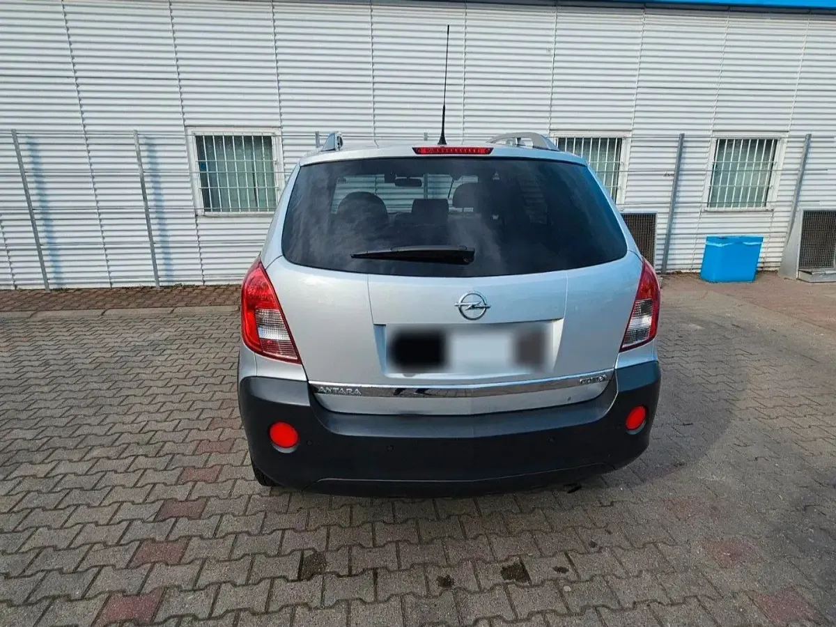 Używany Opel Antara Design Edition 184 KM (135 kW) 2012 Srebrny SUV