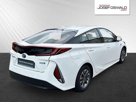Gebraucht Toyota Prius Basis 122 PS (89 kW) 2021 Schneeweiß