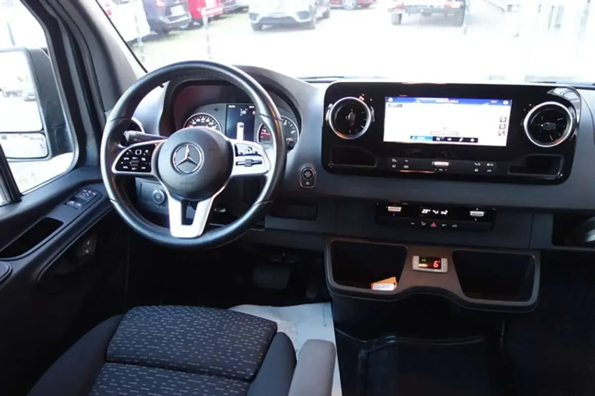 Second-hand Mercedes Sprinter 190 CP (139 kW) 2023 Gri Van