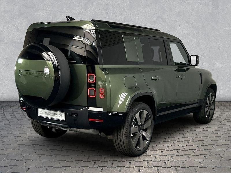 Neu Land Rover Defender HSE Dynamic 349 PS (256 kW) 2025 Gruen SUV