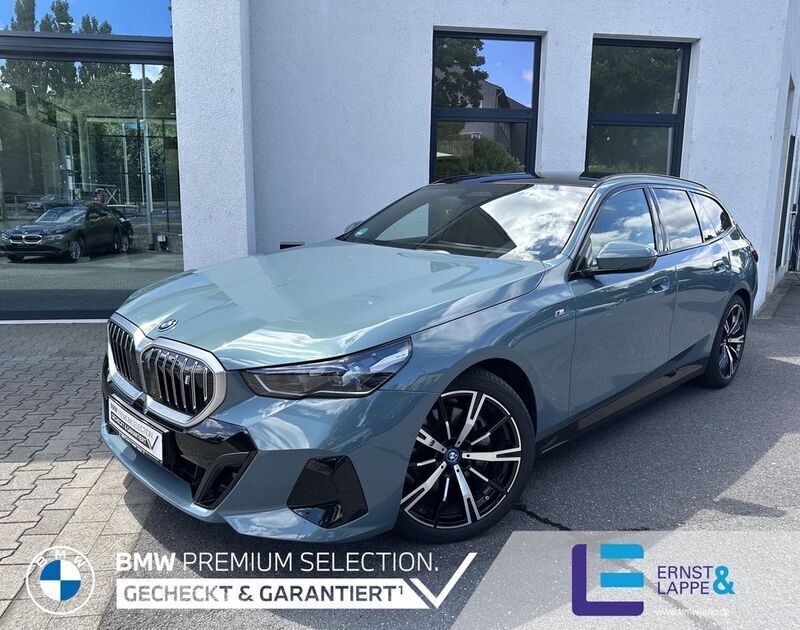 Cape york grün Gebraucht 2024 BMW i5 M Sport Limousine | 59.970 € - Bild 1/4