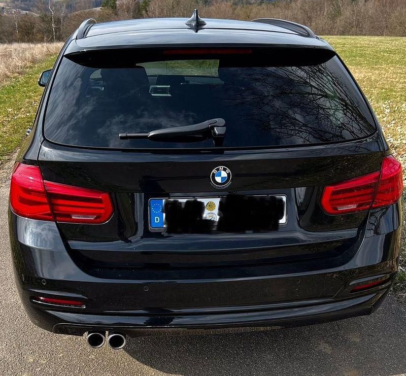 Gebraucht BMW 320 Advantage 190 PS (139 kW) 2019 Schwarz Kombi