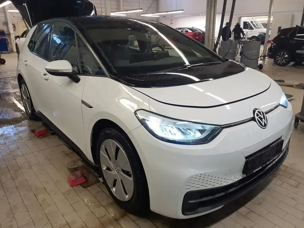 Gebraucht VW ID.3 Pro Performance 150 kW (204 PS) 2020 Gletscherweiss Kleinwagen