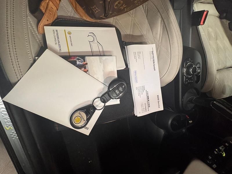 Gebraucht Mini Cooper SE 135 kW (184 PS) 2022 Grün Kleinwagen