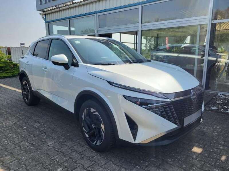 Pearl white Gebraucht 2024 Nissan Qashqai 360º SUV | 31.590 € (Etwas zu teuer) - Bild 1/4