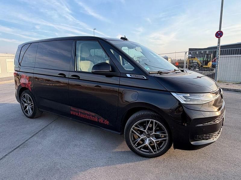 Gebraucht VW Multivan 218 PS (160 kW) 2023 Schwarz Van