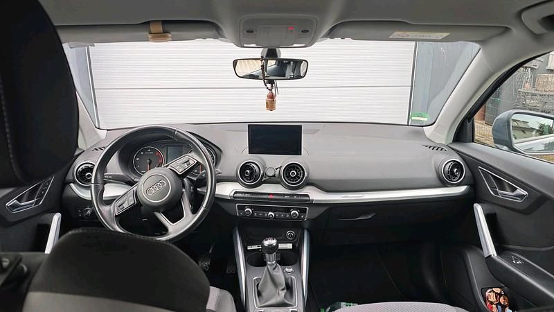 Gebraucht Audi Q2 S-Line 115 PS (84 kW) 2018 Grau SUV