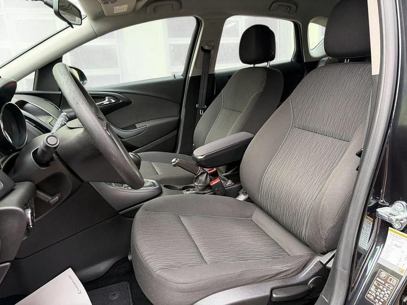 Gebraucht Opel Astra Selection 116 PS (85 kW) 2015 Schwarz Limousine