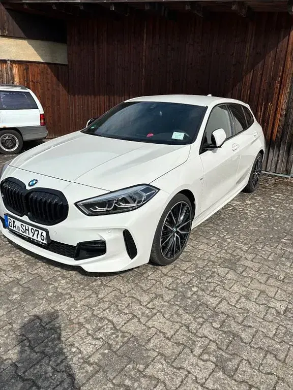 Gebraucht BMW 120 M Sport 190 PS (139 kW) 2021 Weiß Kleinwagen