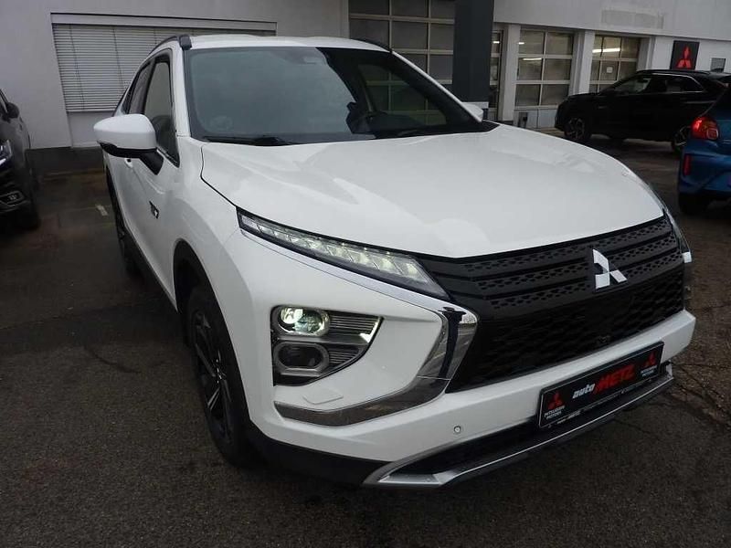 Gebraucht Mitsubishi Eclipse Cross Plus 188 PS (138 kW) 2022 Weiß SUV