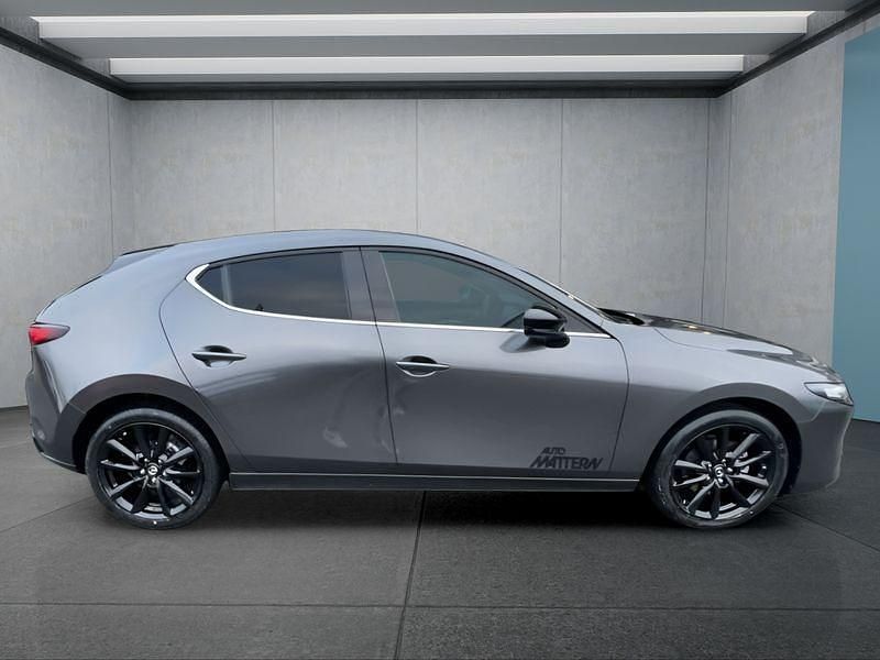 Neu Mazda 3 140 PS (102 kW) 2025 Grau Limousine