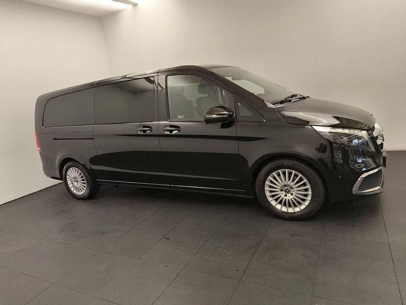 Gebraucht Mercedes V300 237 PS (174 kW) 2023 Obsidianschwarz metallic Van / Kleinbus