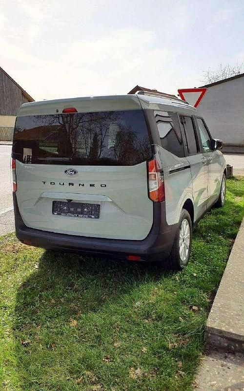 Gebraucht Ford Tourneo Courier Titanium 125 PS (91 kW) 2024 Other Van / Kleinbus