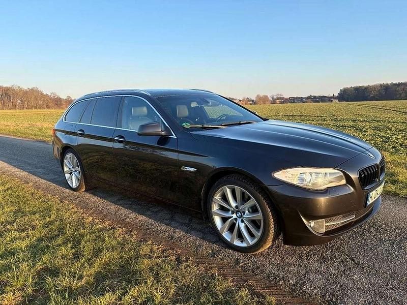 Gebraucht BMW 530 258 PS (189 kW) 2011 Kombi