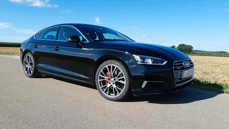 Schwarz Gebraucht 2019 Audi A5 Sportback Ambiente Kleinwagen | 26.500 € (Superpreis) - Bild 1/4