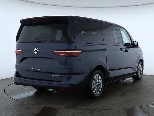 Gebraucht VW Multivan Life 177 PS (130 kW) 2025 Blau Van