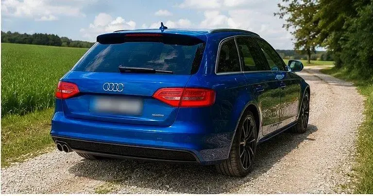Używany Audi A4 S-Line 245 KM (180 kW) 2015 Niebieski Kombi