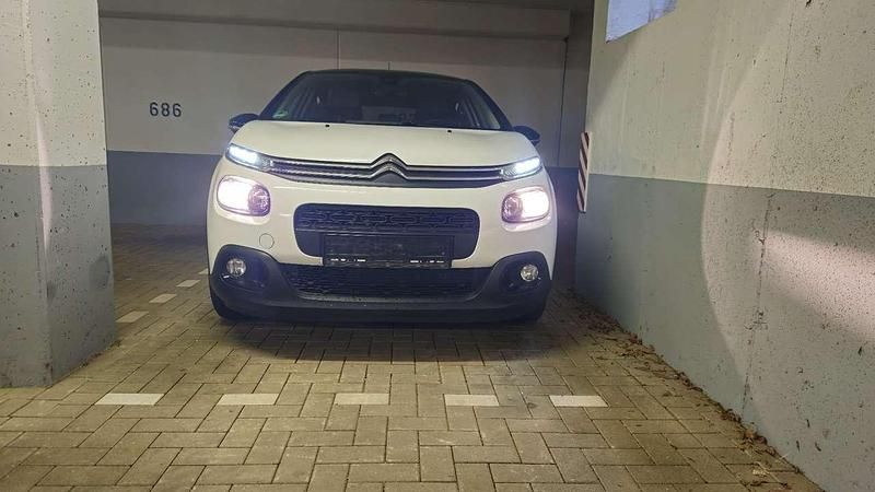 Weiß Gebraucht 2018 Citroën C3 PureTech Kleinwagen | 8.500 € (Fairer Preis) - Bild 1/4