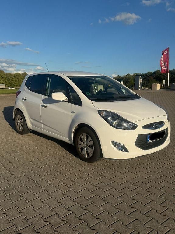 Gebraucht Hyundai ix20 90 PS (66 kW) 2013 Weiß Kleinwagen