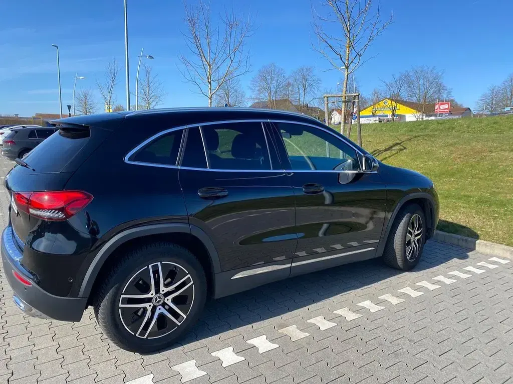 Gebraucht Mercedes GLA200 Progressive 163 PS (119 kW) 2020 Schwarz SUV