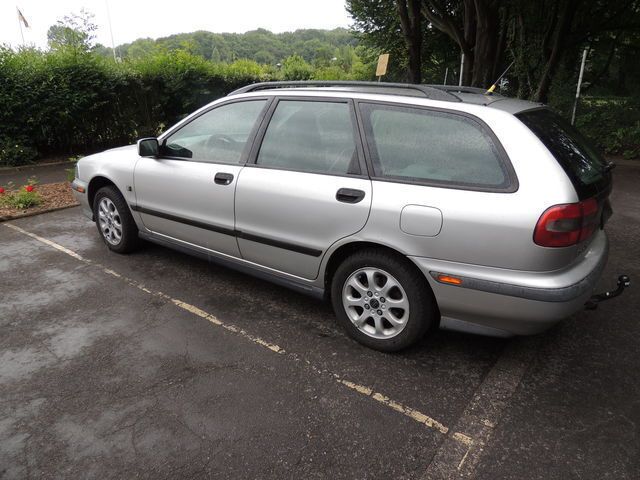 Gebraucht Volvo V40 148 PS (108 kW) 2000 Silber metallic Kombi