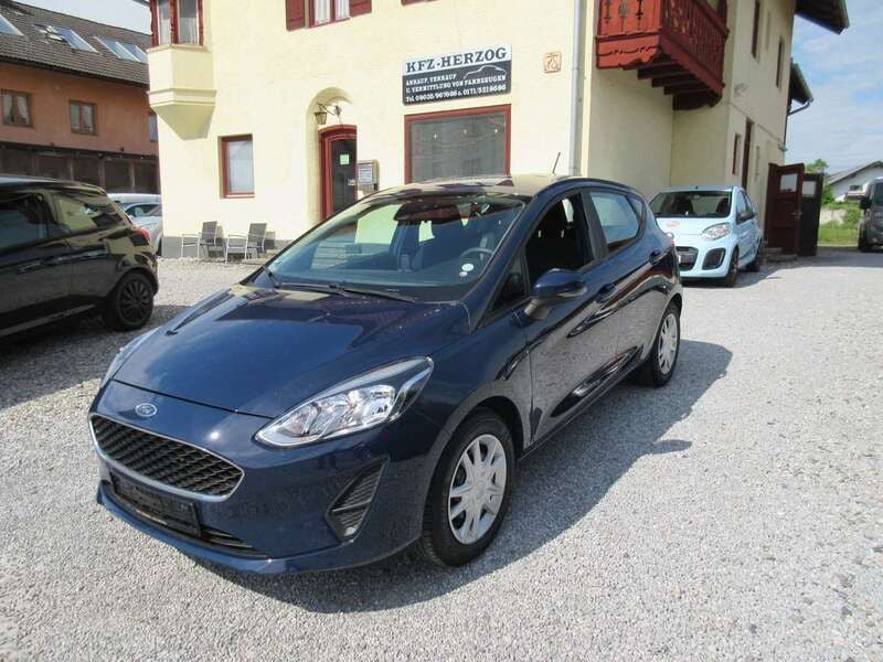 Blazerblau Gebraucht 2018 Ford Fiesta Trend Kleinwagen | 7.350 € (Guter Preis) - Bild 1/4