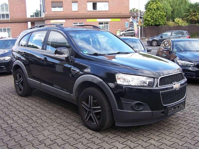 Gebraucht Chevrolet Captiva LS 163 PS (119 kW) 2013 Karbonschw graphitschw midnigh SUV