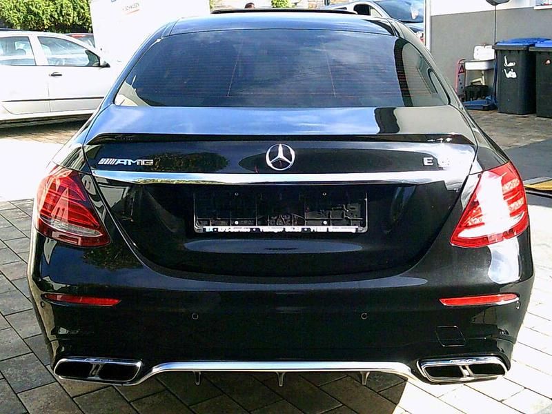 Gebraucht Mercedes E63S AMG AMG 612 PS (450 kW) 2017 Schwarz Limousine