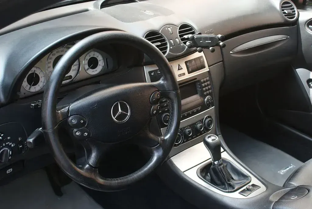 Gebraucht Mercedes CLK200 Avantgarde 184 PS (135 kW) 2006 Schwarz Cabrio