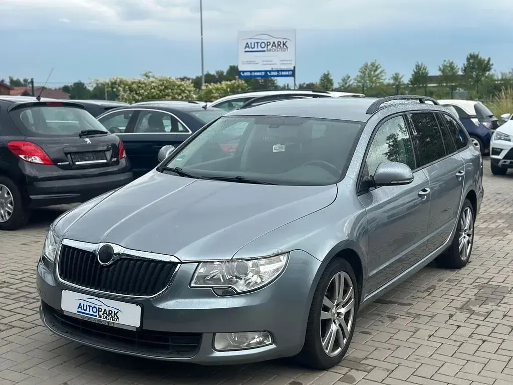 Gebraucht Skoda Superb 140 PS (102 kW) 2010 Platin grau metallic Kombi