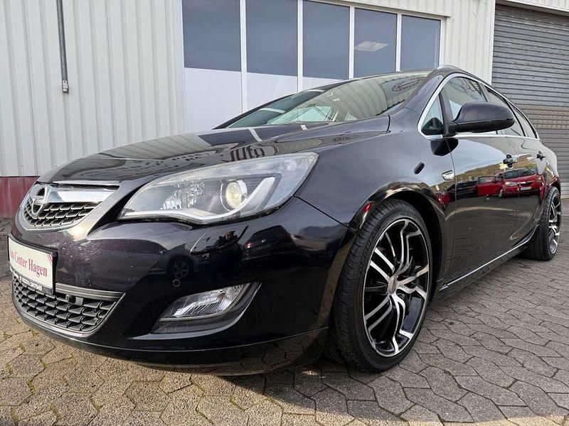 Schwarz Gebraucht 2011 Opel Astra Kombi | 6.180 € (Fairer Preis) - Bild 1/4