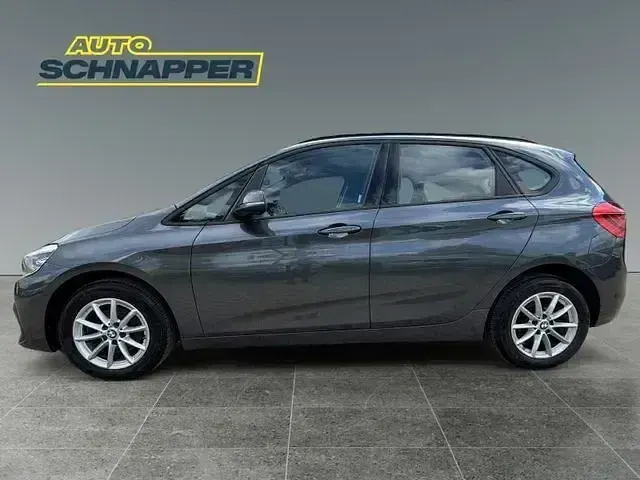 Używany BMW 218 Advantage 140 KM (102 kW) 2019 Srebrny Minivan
