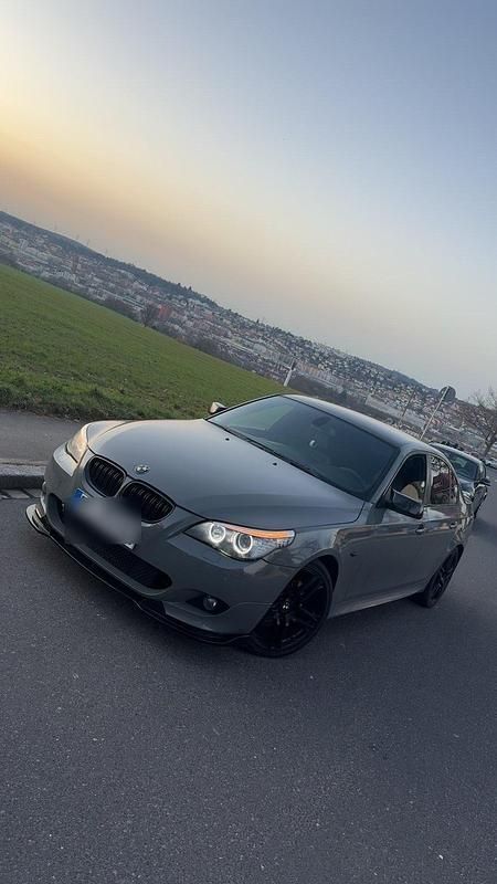 Gebraucht BMW 530 235 PS (172 kW) 2008 Grau Limousine