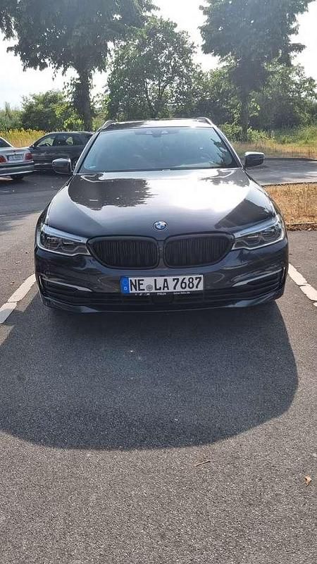 Grau Gebraucht 2017 BMW 540 Sport Line Kombi | 25.000 € (Fairer Preis) - Bild 1/4