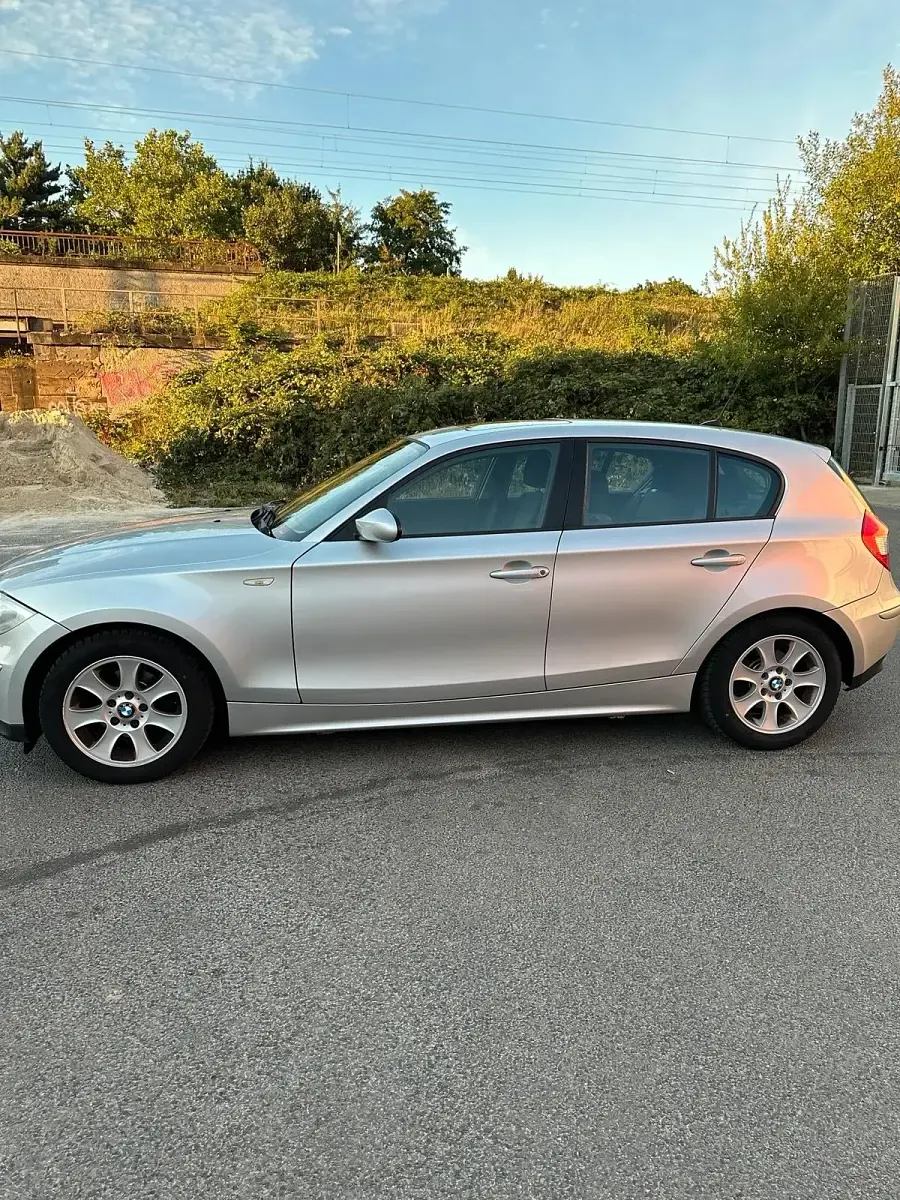 Gebraucht BMW 118 143 PS (105 kW) 2007 Silber Kleinwagen