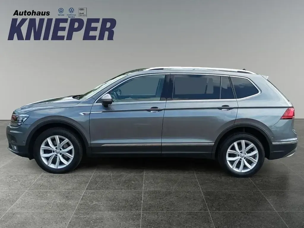 Gebraucht VW Tiguan Allspace Highline 220 PS (161 kW) 2018 Platinum grey metallic SUV