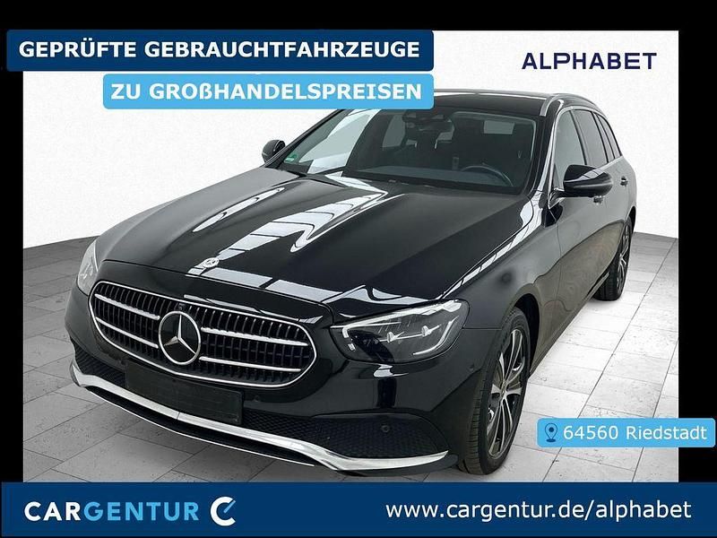 Schwarz Gebraucht 2022 Mercedes E300 Avantgarde Kombi | 25.690 € (Superpreis) - Bild 1/2