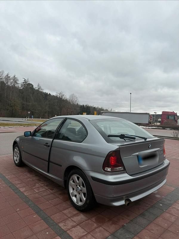 Gebraucht BMW 318 143 PS (105 kW) 2004 Grau Coupé