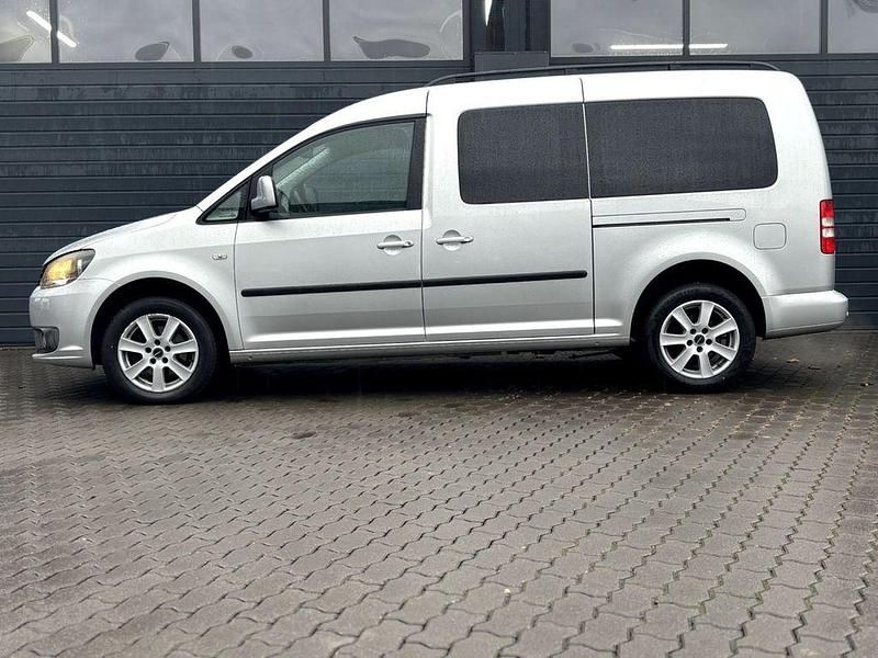 Gebraucht VW Caddy Maxi 102 PS (75 kW) 2010 Silber Van / Kleinbus