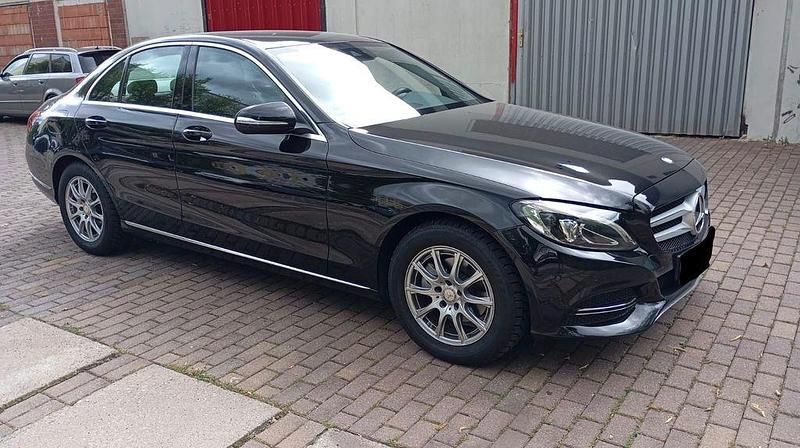 Schwarz Gebraucht 2014 Mercedes C180 Elegance Limousine | 19.999 € (Fairer Preis) - Bild 1/4