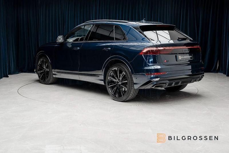Gebraucht Audi Q8 S-Line 286 PS (210 kW) 2024 Blau SUV