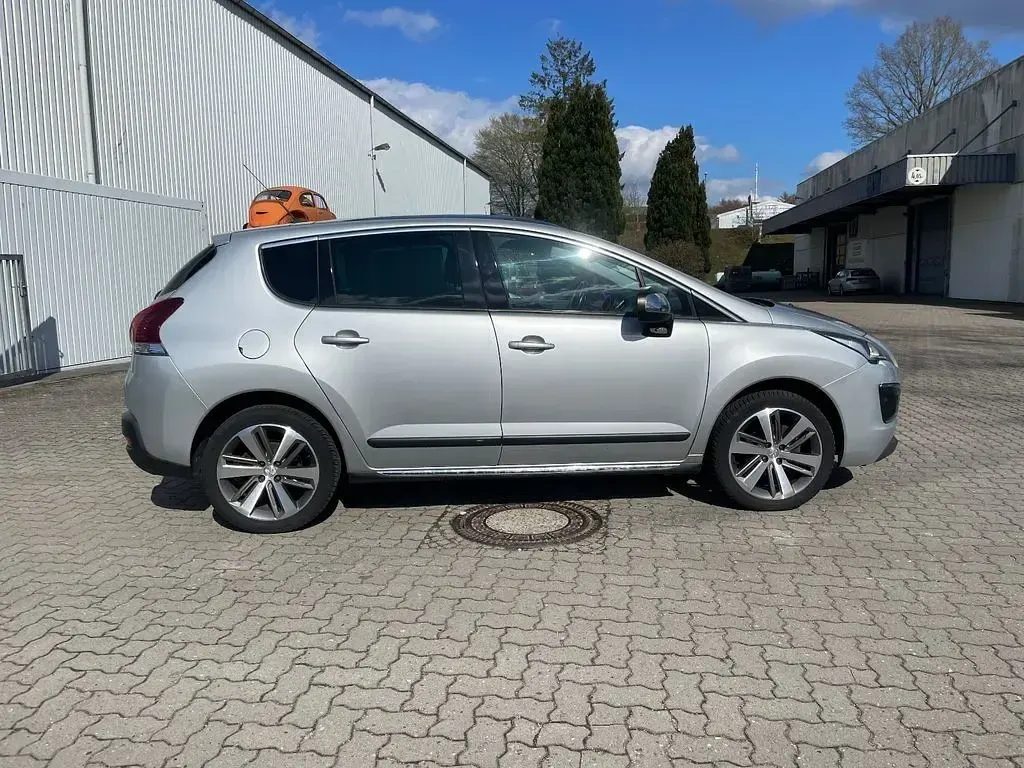 Second-hand Peugeot 3008 Style 120 CP (88 kW) 2015 Argintiu Break