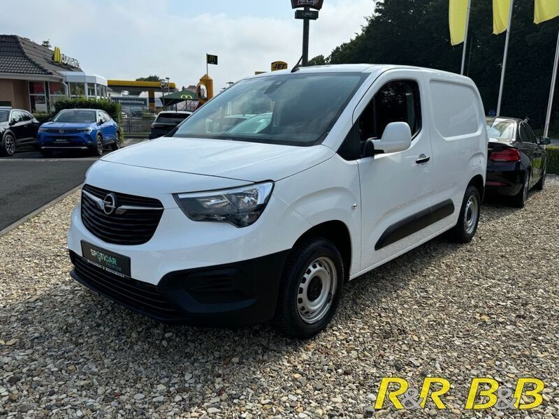 Gebraucht Opel Combo Edition 102 PS (75 kW) 2021 Jade weiss/arktis weiss Van / Kleinbus