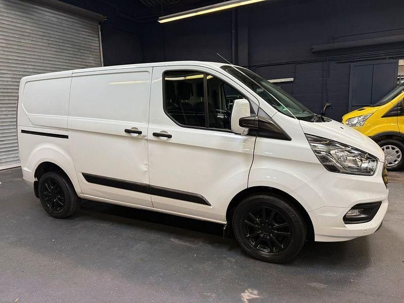 Gebraucht Ford Transit Custom 131 PS (96 kW) 2019 Weiß Van / Kleinbus