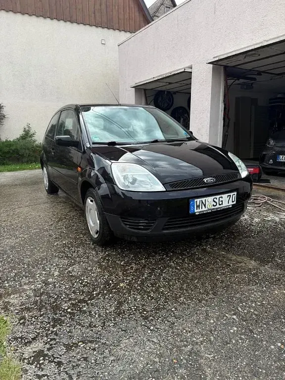 Gebraucht Ford Fiesta 60 PS (44 kW) 2004 Schwarz Kleinwagen