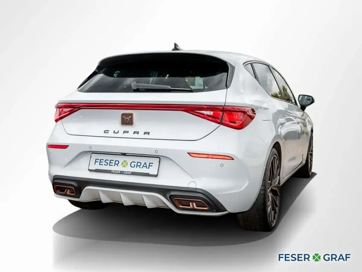 Gebraucht Cupra Leon VZ 245 PS (180 kW) 2024 Nevada weiß metallic Limousine
